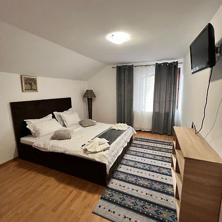 Pensiunea Broscuta Horezu Exteriér fotografie